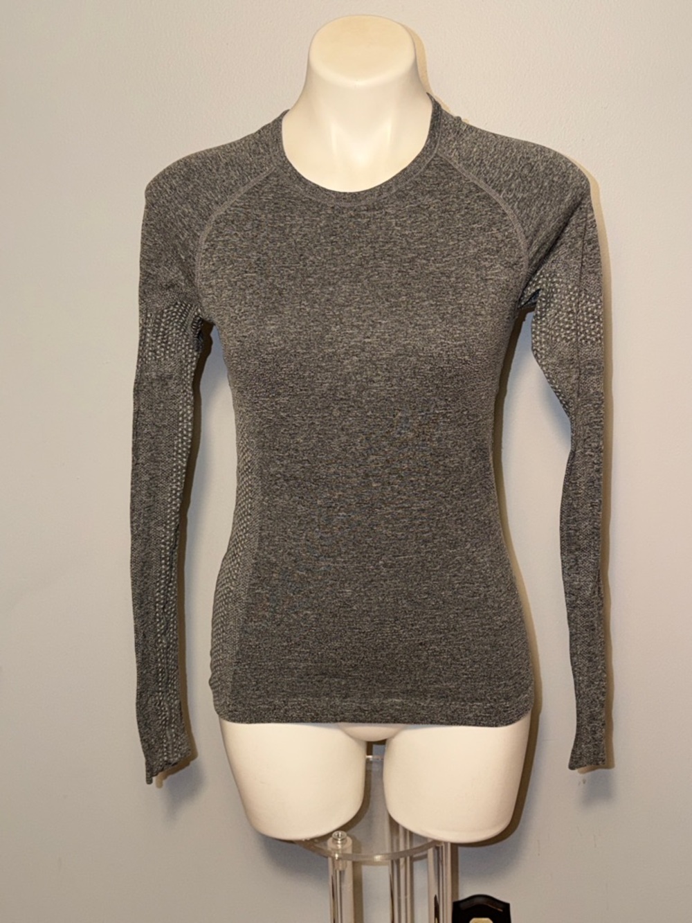 Figs ladies Salta Seamless Longsleeve Underscrub.  X-small. Gray.